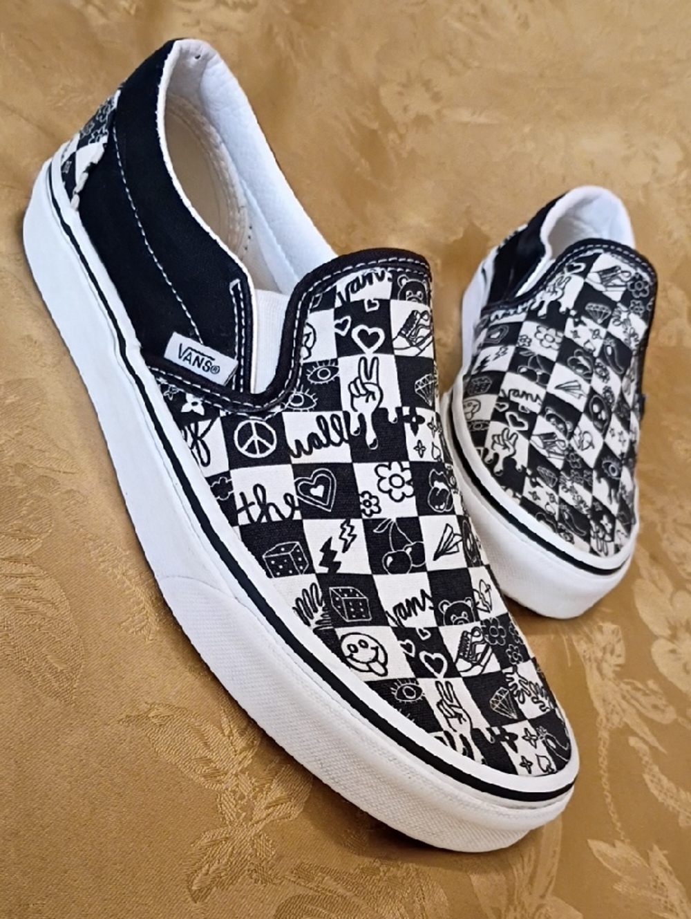 VANS  Slip-On Sneakers  Black & White Checkerboard Doodle, Woman's 8.5 Men's 7.0